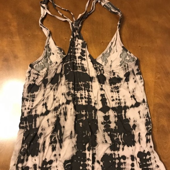 Volcom tank - Picture 2 of 3